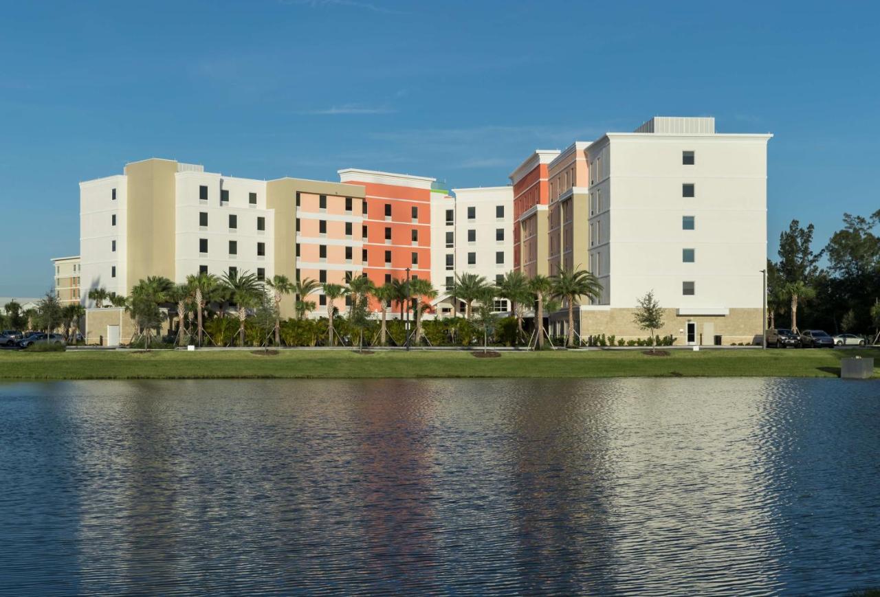 Home2 Suites By Hilton Cape Canaveral Cruise Port Kültér fotó