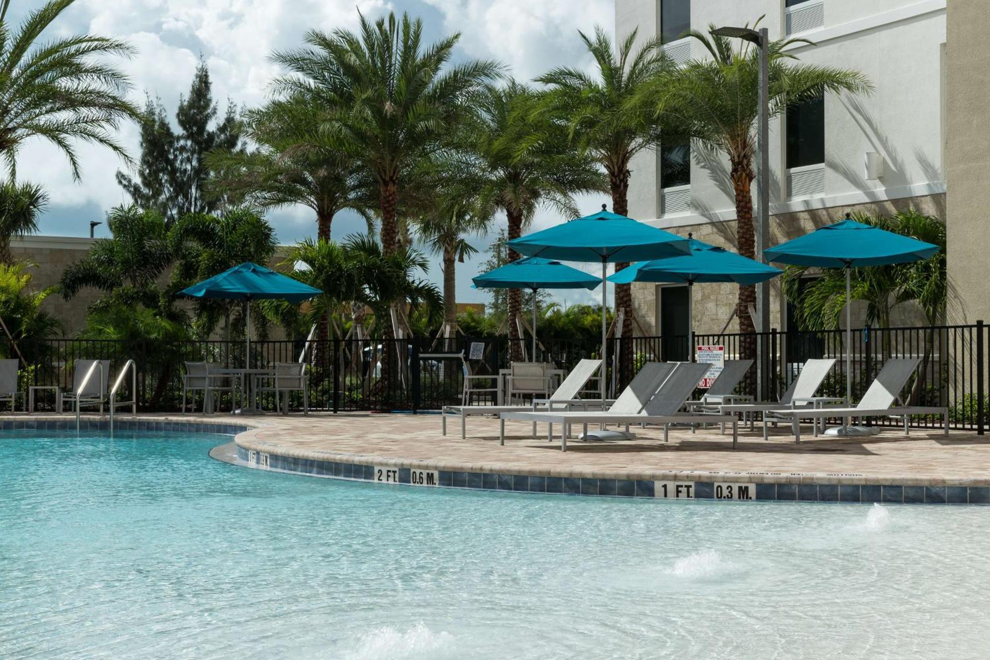 Home2 Suites By Hilton Cape Canaveral Cruise Port Kültér fotó